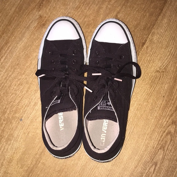 Purple converse - Picture 1 of 2